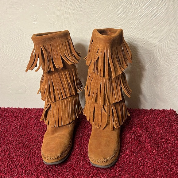 Minnetonka Womens Brown Suede 3 Layer Triple Fringe Moccasins Boots size 8 - Picture 3 of 17
